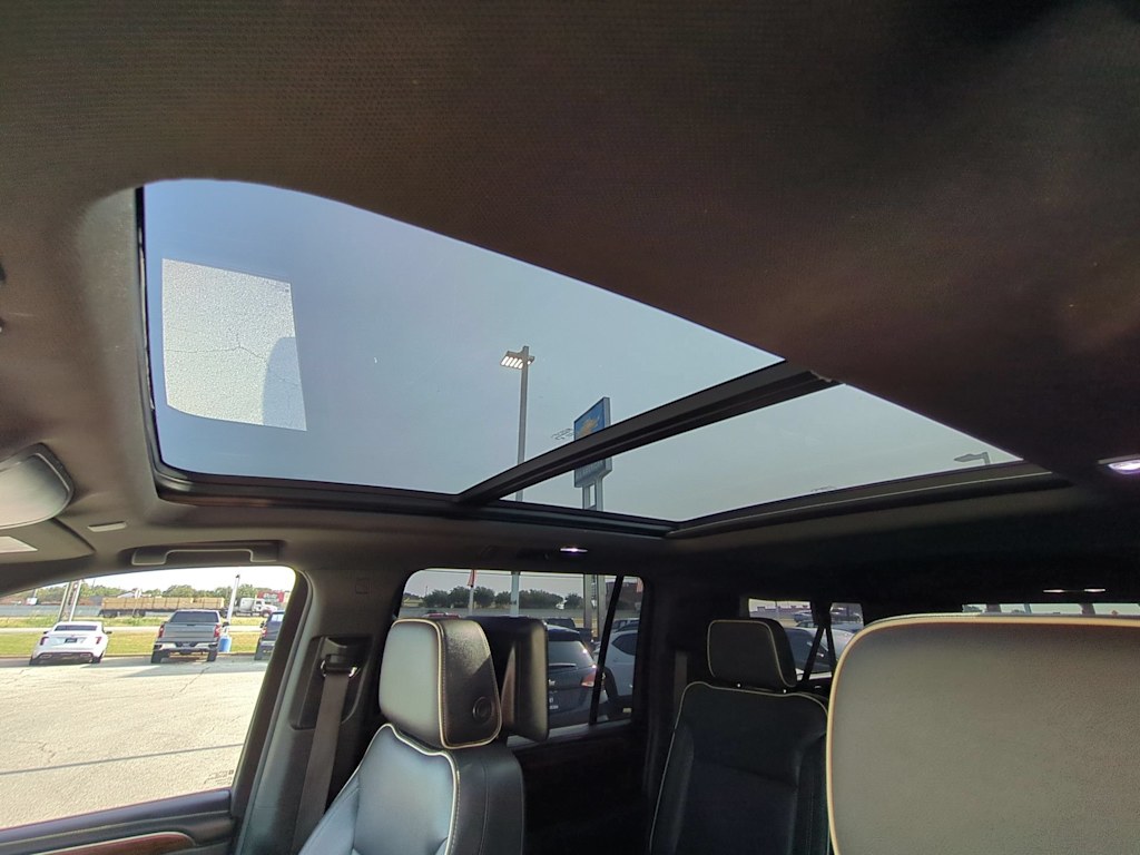 Thumbnail: 2023 Chevrolet Suburban - 26