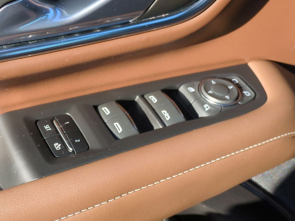 Thumbnail: 2023 Chevrolet Suburban - 31