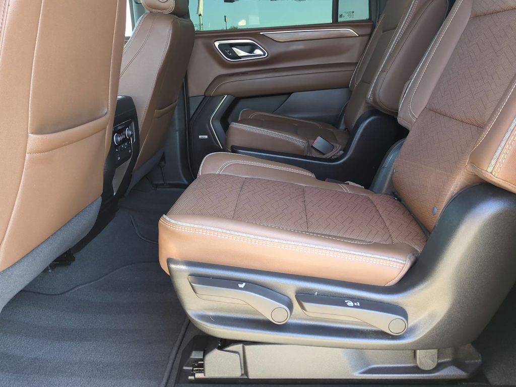 Thumbnail: 2023 Chevrolet Suburban - 12