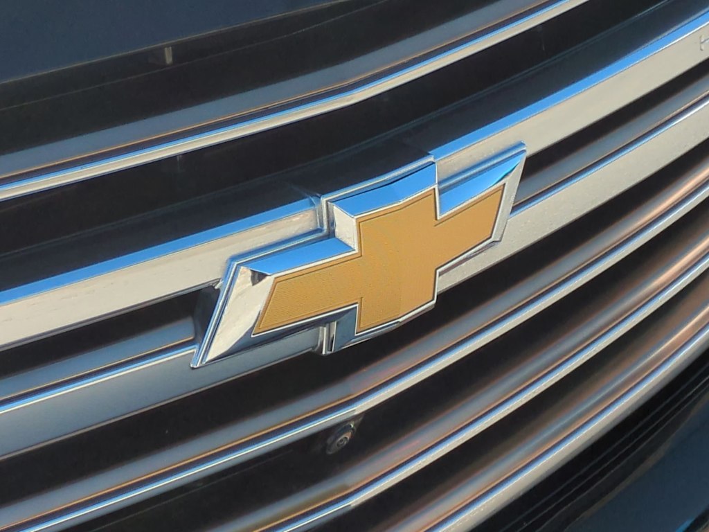 Thumbnail: 2023 Chevrolet Suburban - 7
