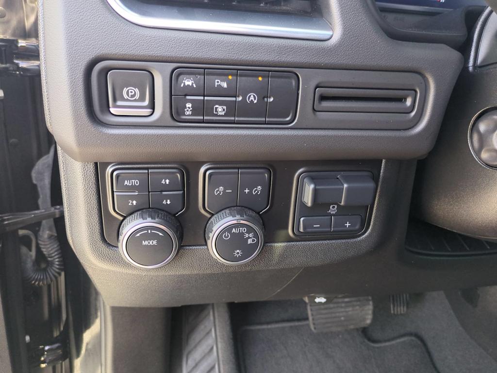 Thumbnail: 2024 Chevrolet Tahoe - 35