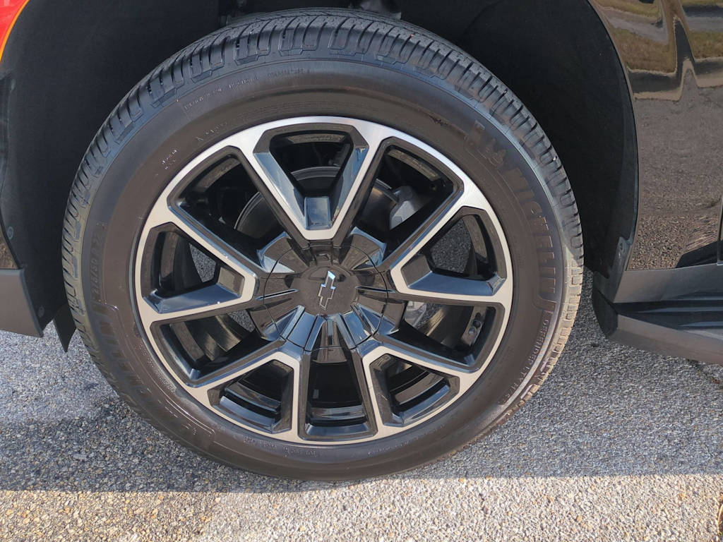 Thumbnail: 2024 Chevrolet Tahoe - 8