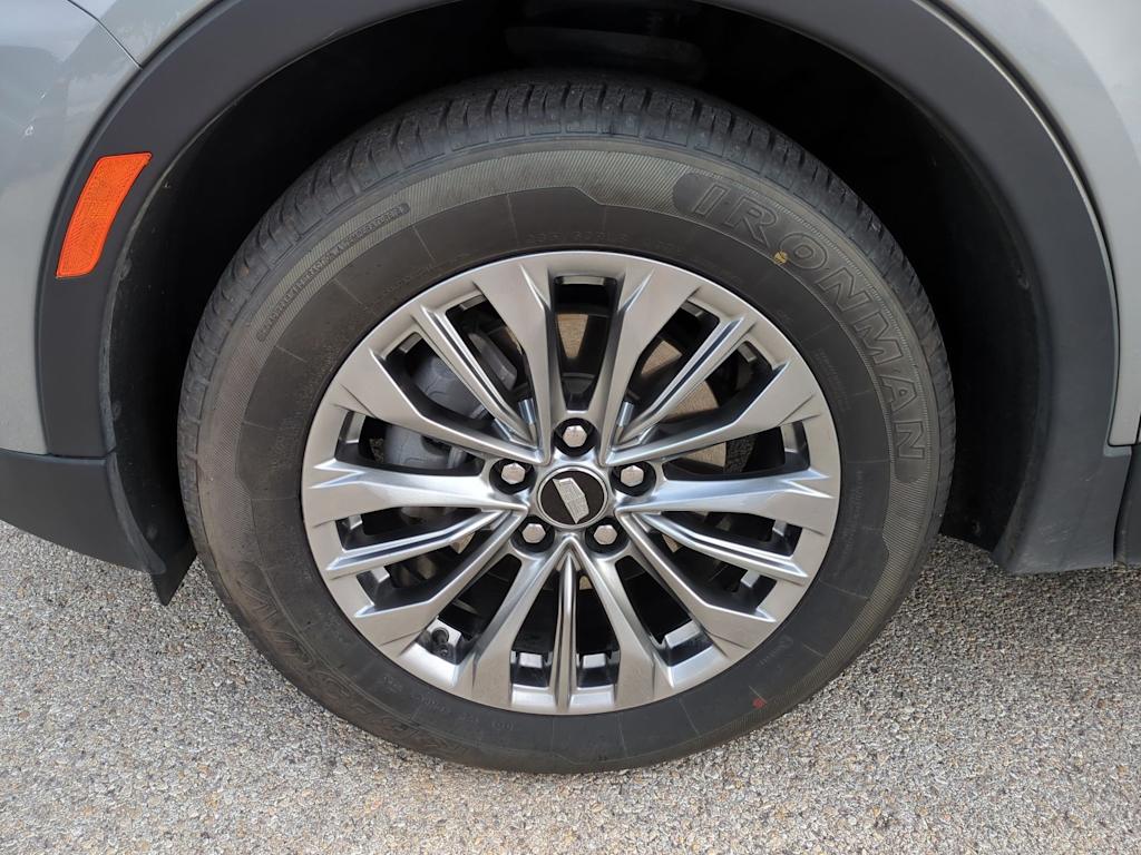 Thumbnail: 2025 Cadillac XT4 - 8