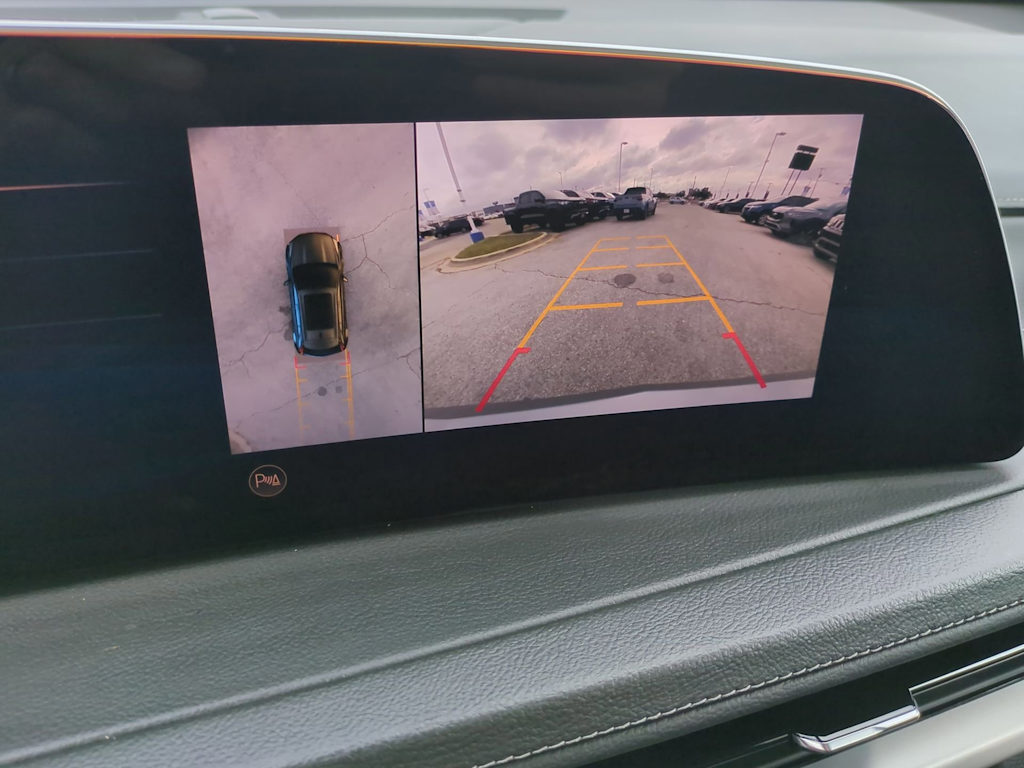 Thumbnail: 2025 Cadillac XT4 - 24