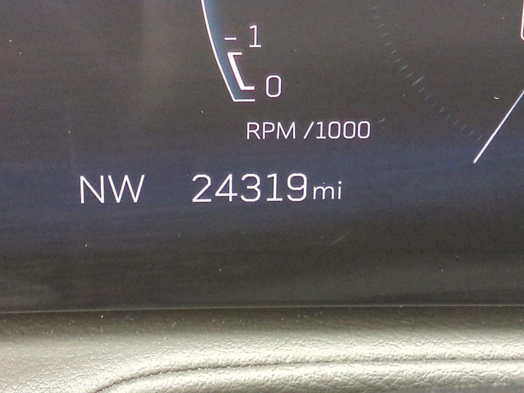 Thumbnail: 2025 Cadillac XT4 - 16