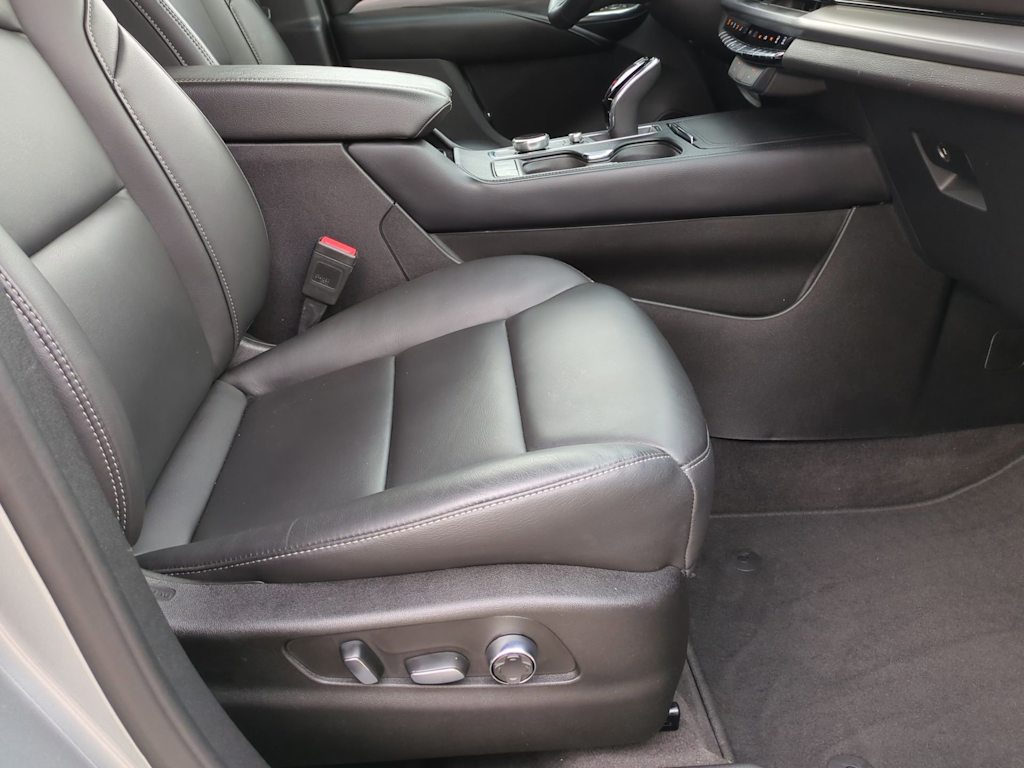 Thumbnail: 2025 Cadillac XT4 - 33