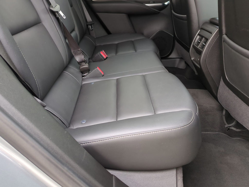 Thumbnail: 2025 Cadillac XT4 - 32