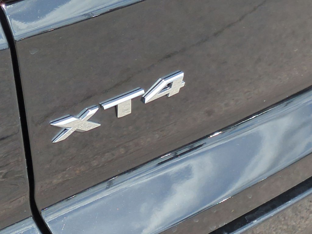 Thumbnail: 2024 Cadillac XT4 - 33