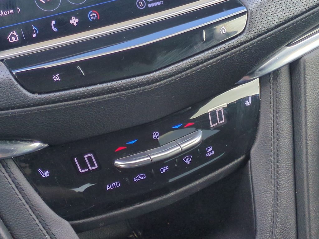 Thumbnail: 2022 Cadillac XT5 - 25