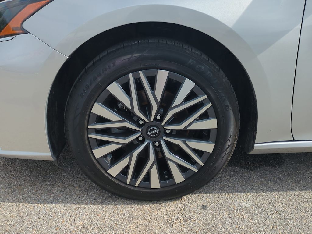 Thumbnail: 2024 Nissan Altima - 8