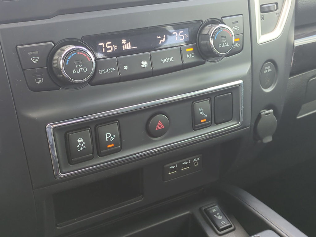 Thumbnail: 2019 Nissan Titan - 28