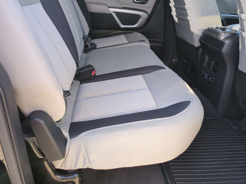 Thumbnail: 2021 Nissan Titan - 32