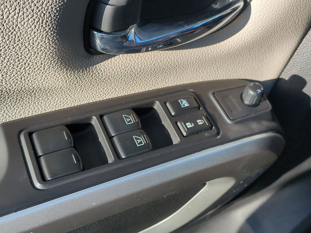 Thumbnail: 2021 Nissan Titan - 30