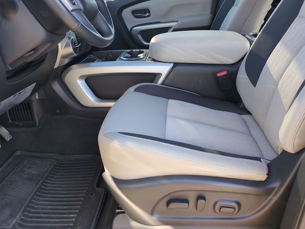 Thumbnail: 2021 Nissan Titan - 27