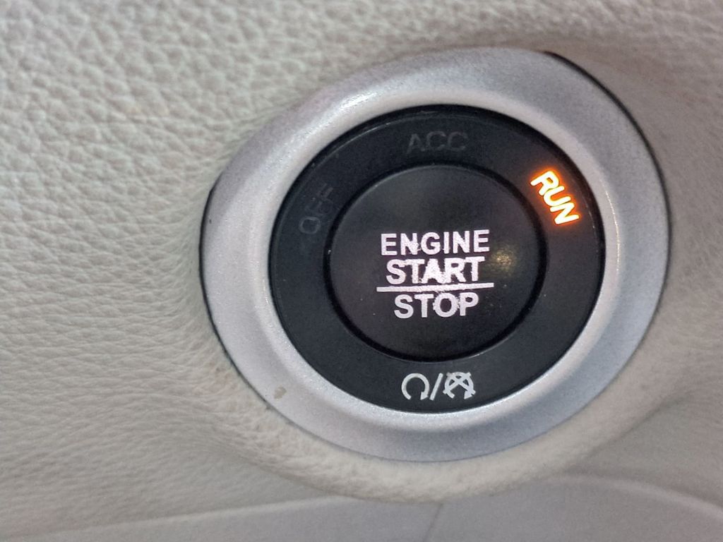 Thumbnail: 2018 Chrysler Pacifica - 27