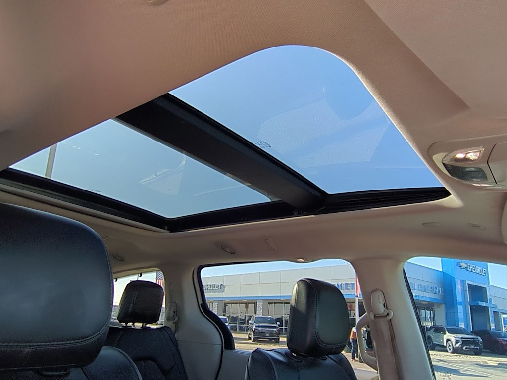 Thumbnail: 2018 Chrysler Pacifica - 29