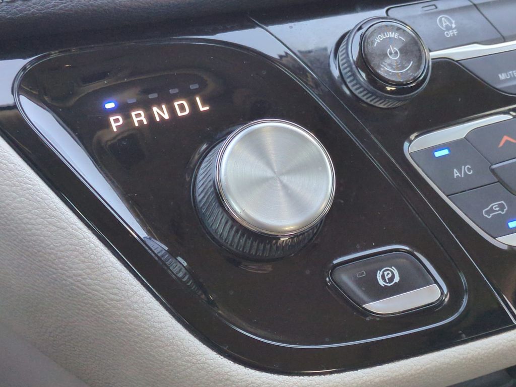 Thumbnail: 2018 Chrysler Pacifica - 16