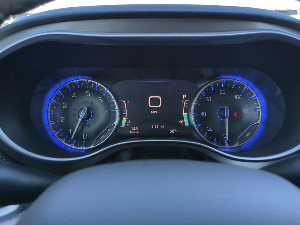 Thumbnail: 2018 Chrysler Pacifica - 17