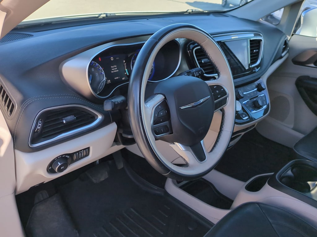 Thumbnail: 2018 Chrysler Pacifica - 2