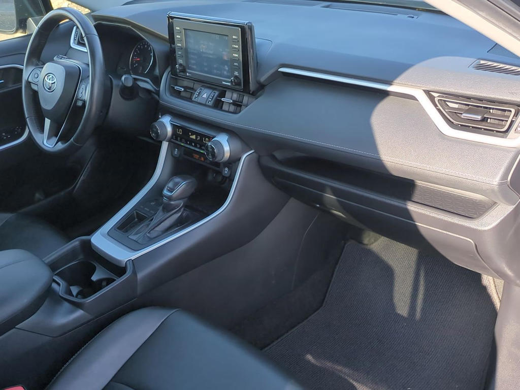 2020 Toyota RAV4 XLE Premium 14