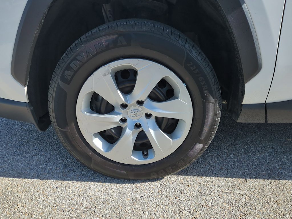 Thumbnail: 2024 Toyota RAV4 - 8