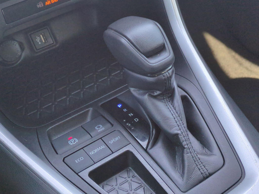 Thumbnail: 2024 Toyota RAV4 - 15