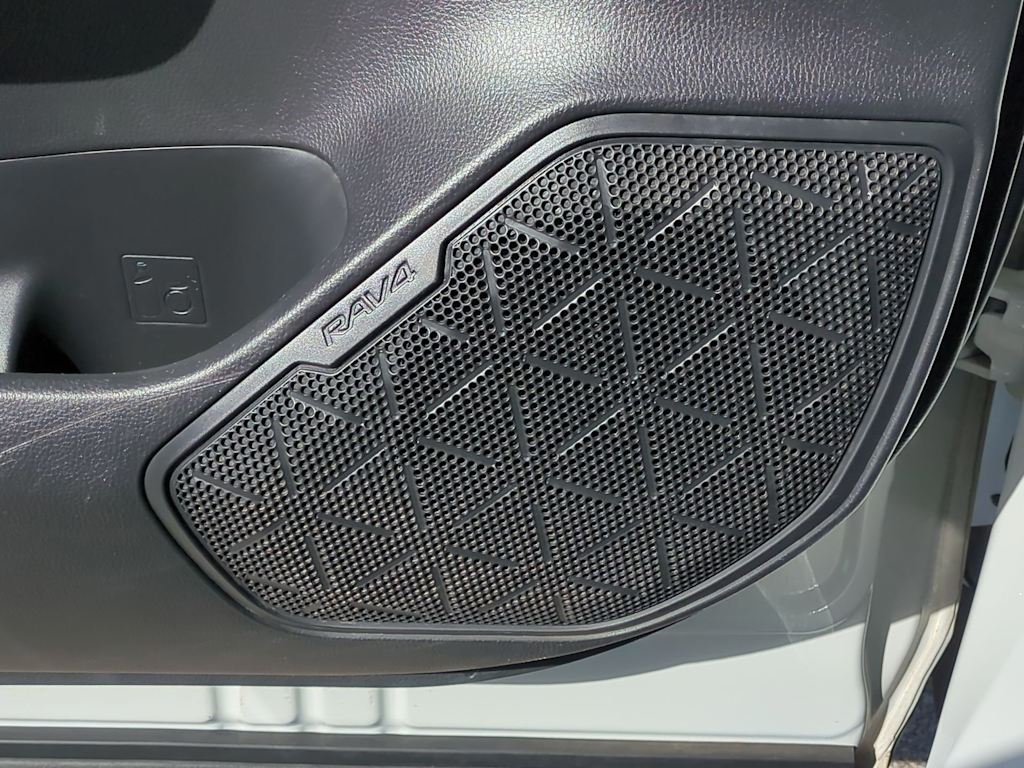 Thumbnail: 2024 Toyota RAV4 - 31