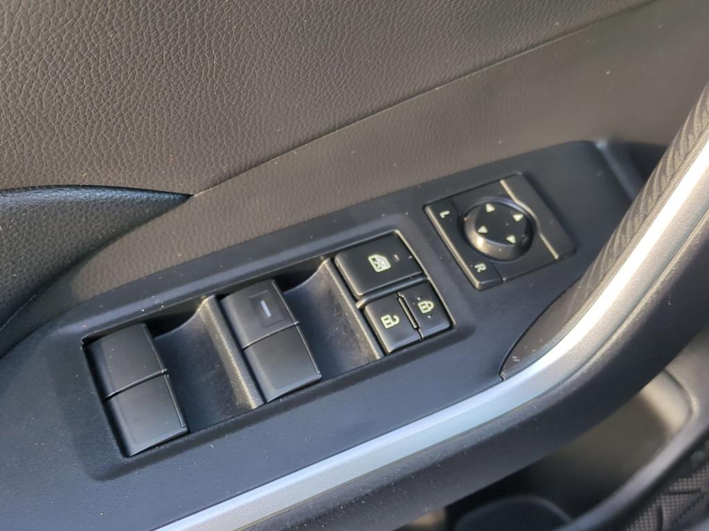 Thumbnail: 2022 Toyota RAV4 - 30