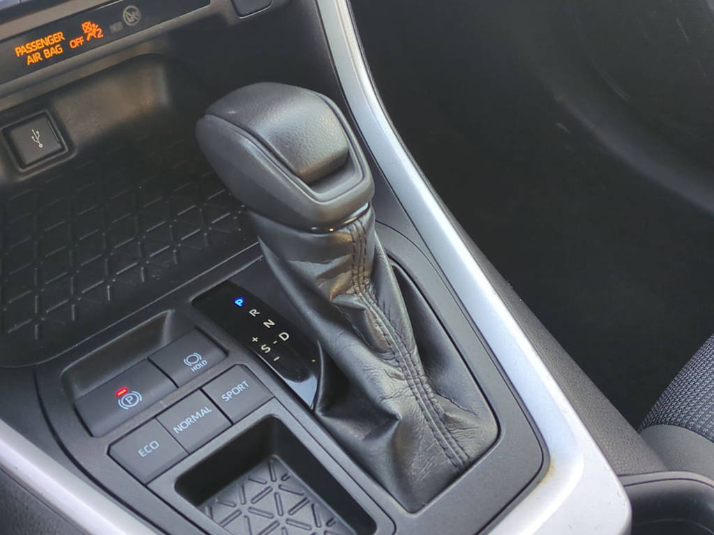 Thumbnail: 2022 Toyota RAV4 - 16