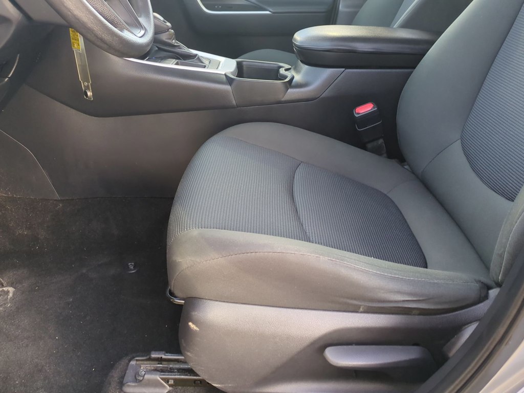 Thumbnail: 2022 Toyota RAV4 - 27