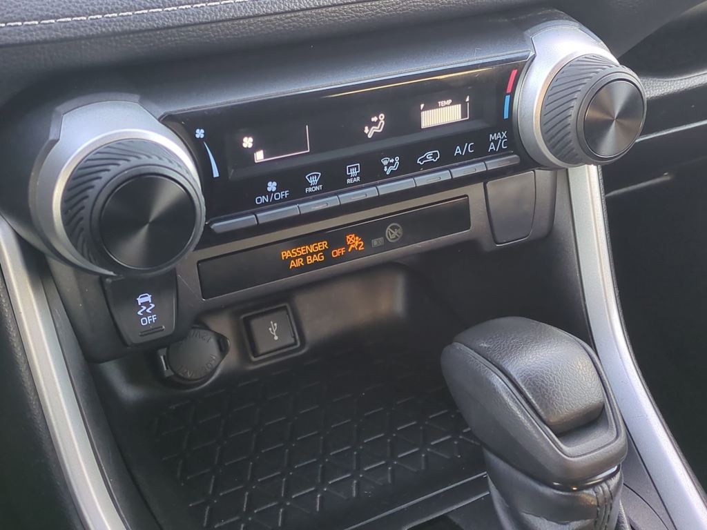 Thumbnail: 2022 Toyota RAV4 - 26