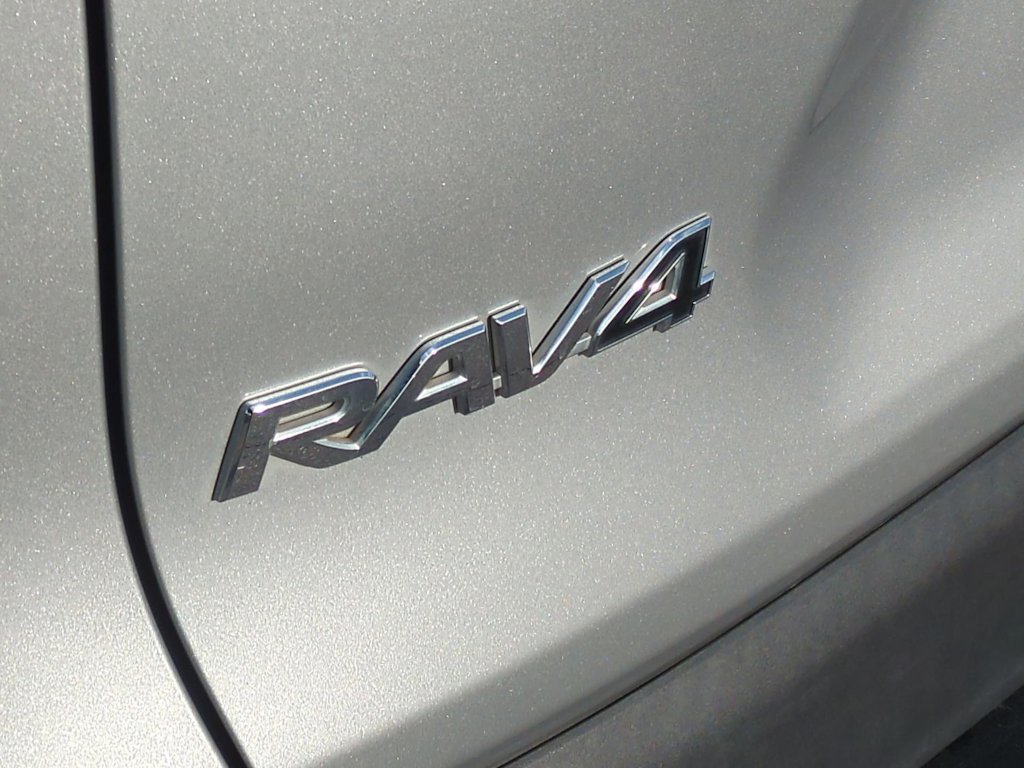 Thumbnail: 2022 Toyota RAV4 - 32