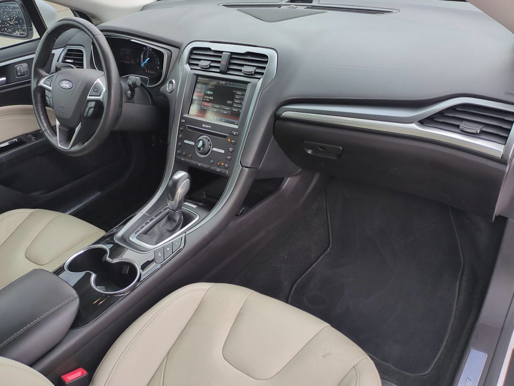 Thumbnail: 2016 Ford Fusion - 13