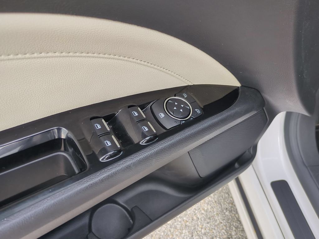 Thumbnail: 2016 Ford Fusion - 30