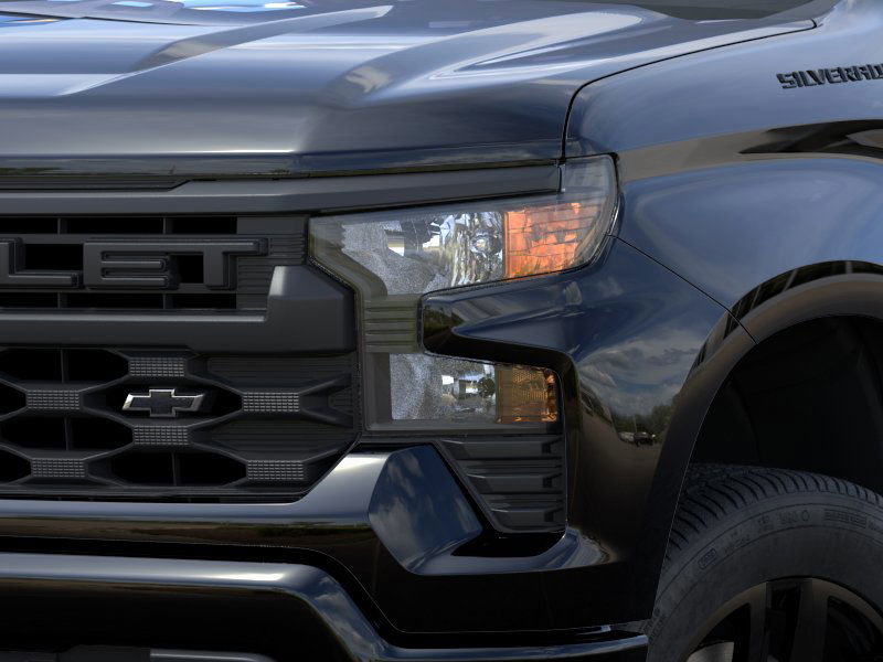 2025 Chevrolet Silverado 1500 Custom 18