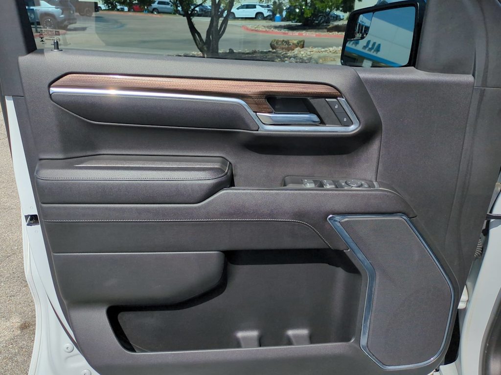 Thumbnail: 2023 Chevrolet Silverado 1500 - 30