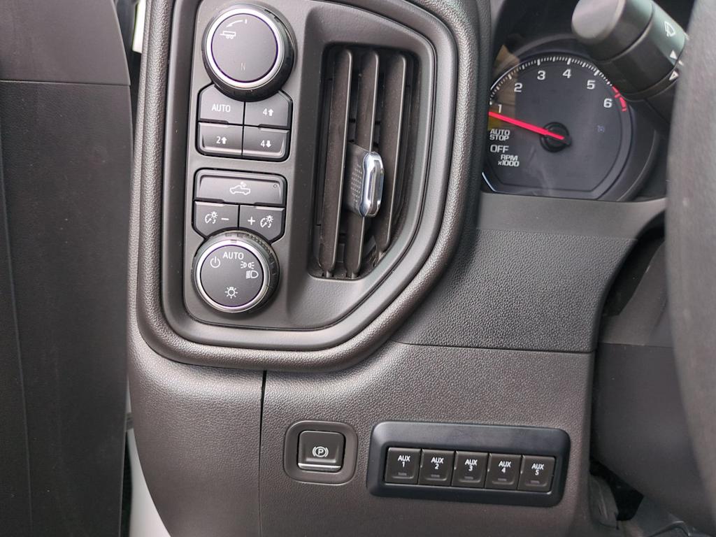 Thumbnail: 2022 Chevrolet Silverado 1500 - 26