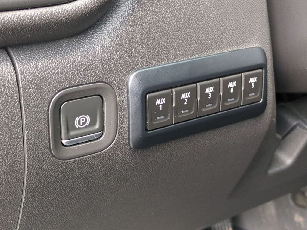 Thumbnail: 2022 Chevrolet Silverado 1500 - 35