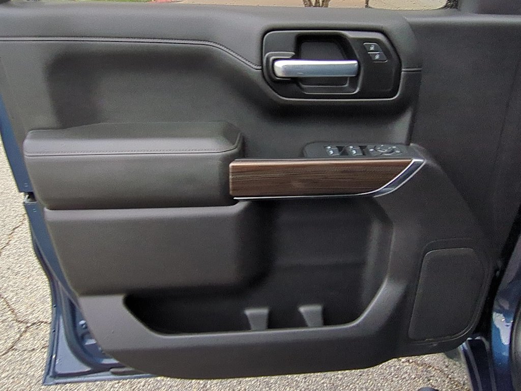 Thumbnail: 2021 Chevrolet Silverado 1500 - 28
