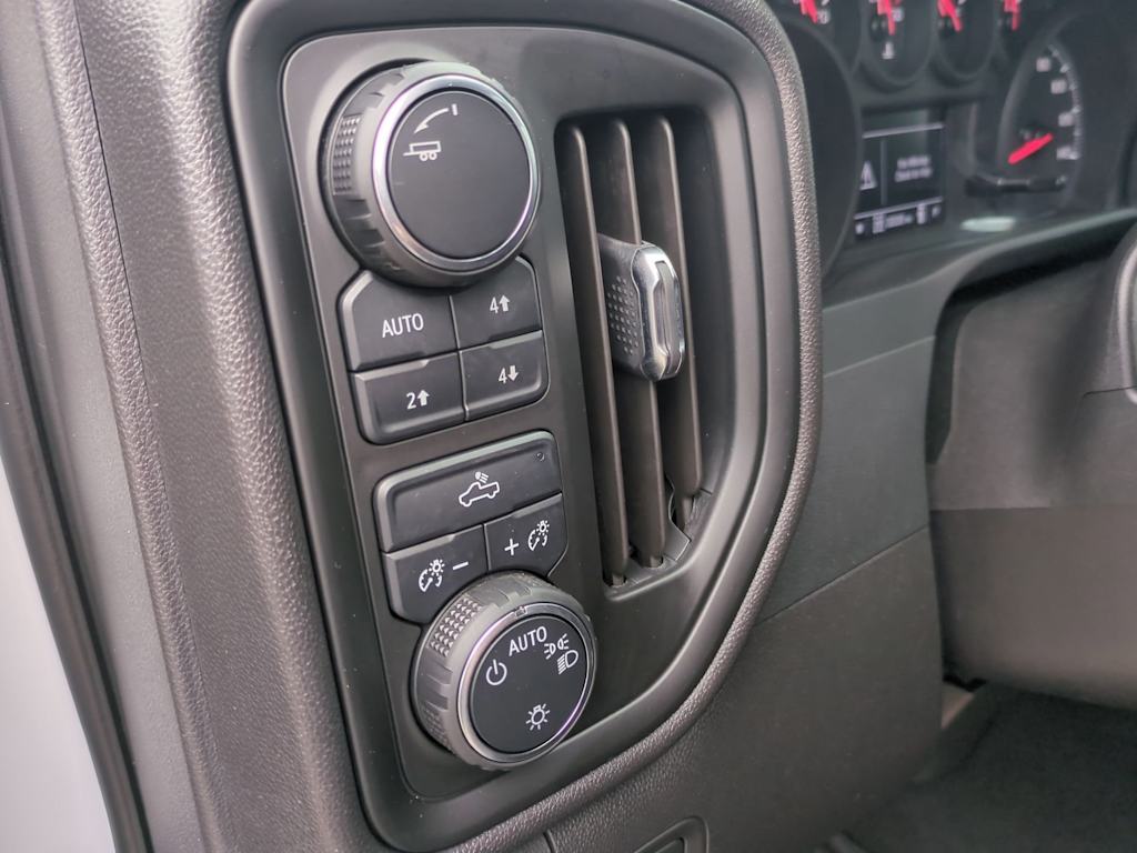 Thumbnail: 2024 Chevrolet Silverado 1500 - 34