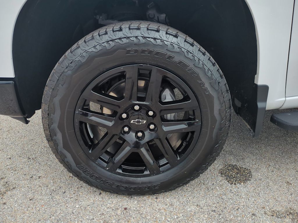 Thumbnail: 2024 Chevrolet Silverado 1500 - 8