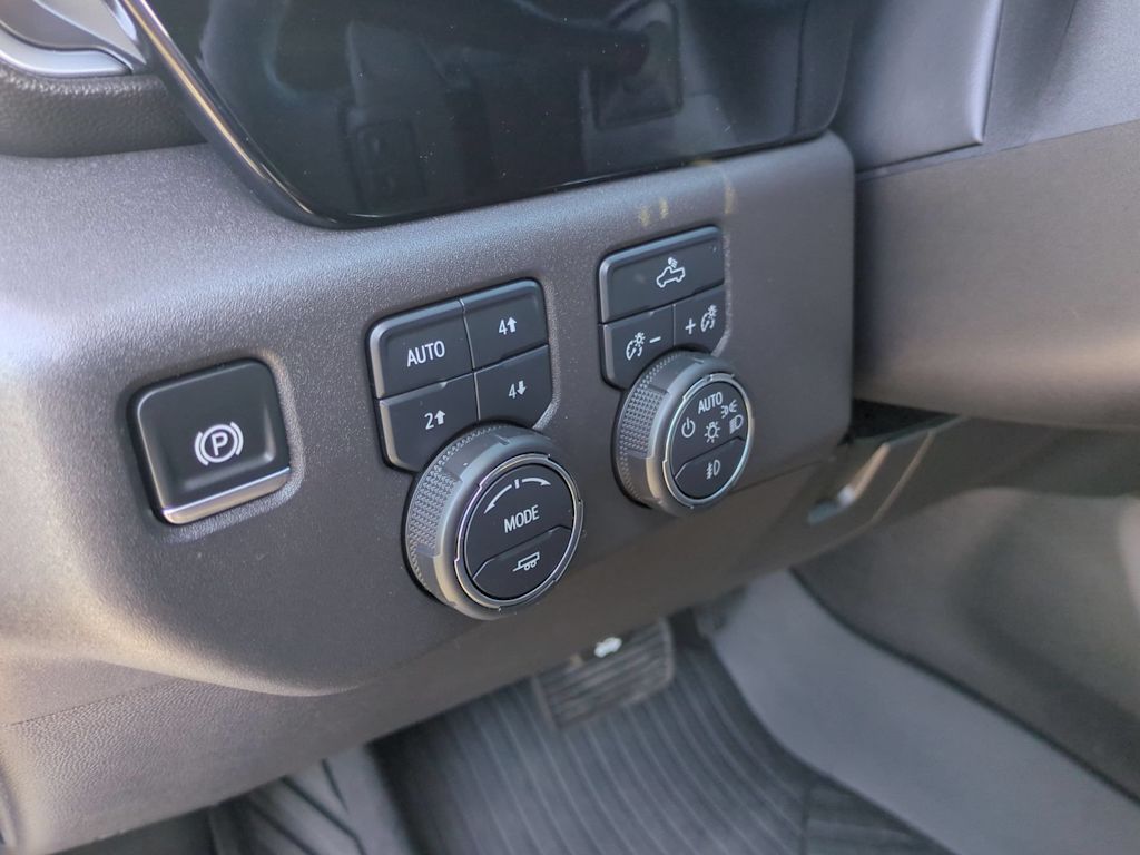 Thumbnail: 2024 Chevrolet Silverado 1500 - 35