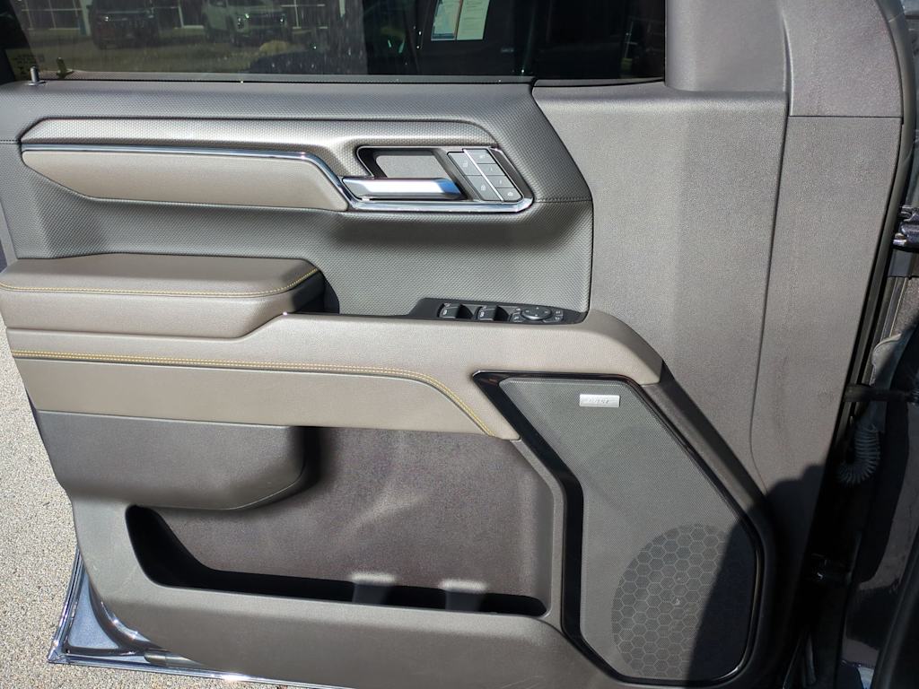 Thumbnail: 2023 Chevrolet Silverado 1500 - 30