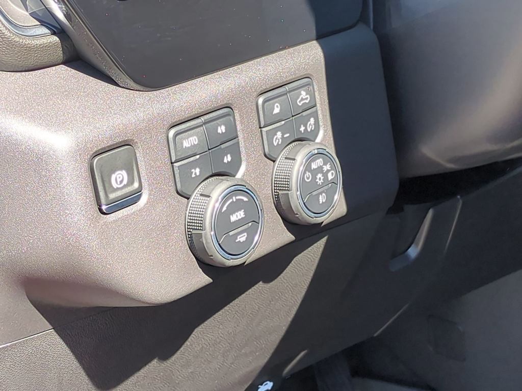 Thumbnail: 2025 Chevrolet Silverado 1500 - 35