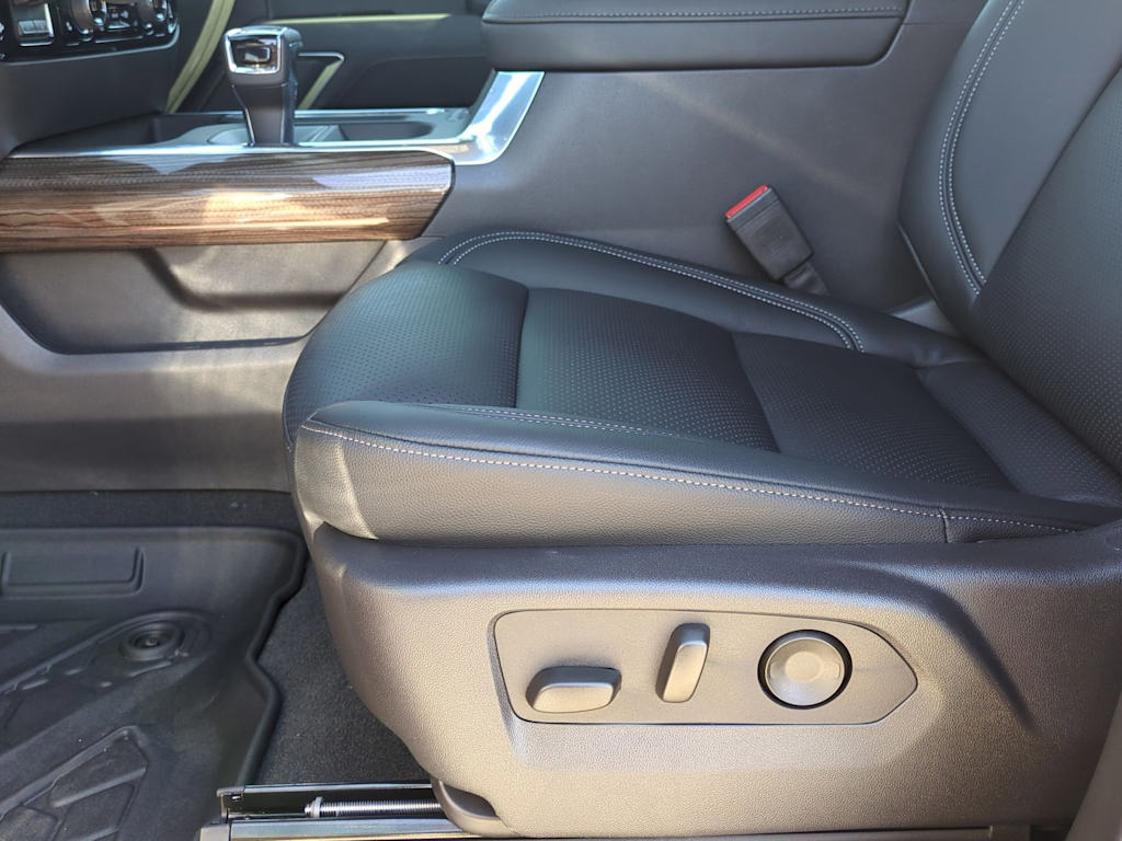 Thumbnail: 2025 Chevrolet Silverado 1500 - 27