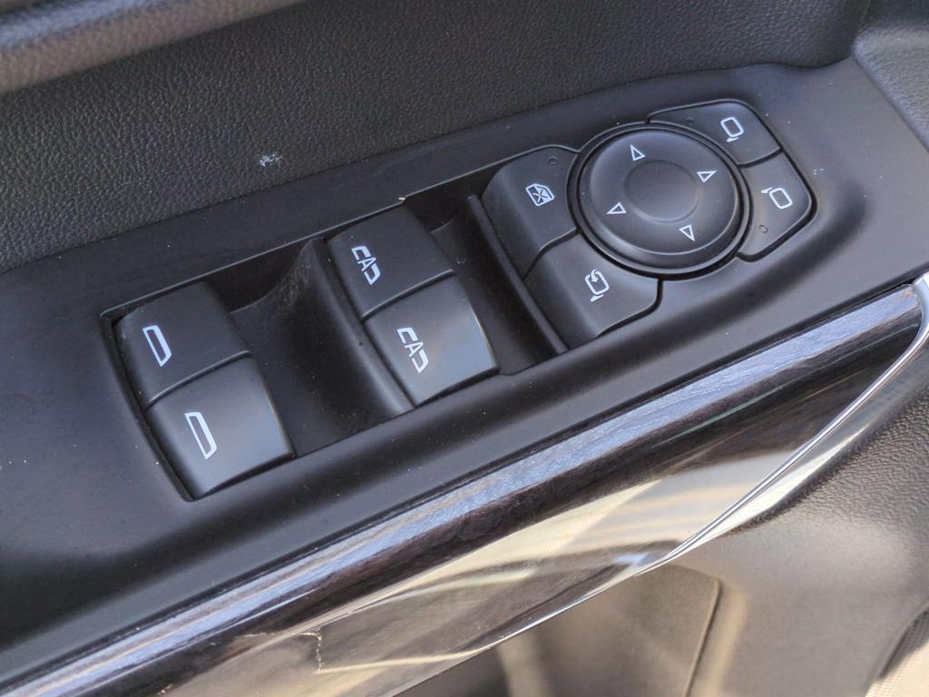 Thumbnail: 2020 Chevrolet Silverado 1500 - 31