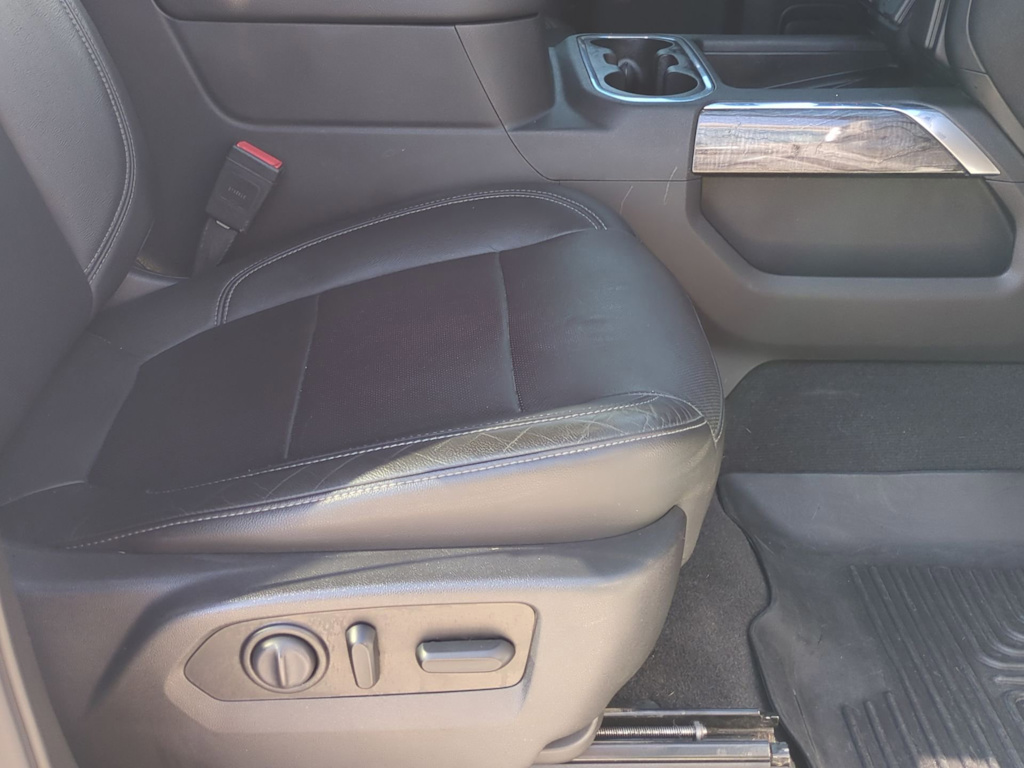 Thumbnail: 2020 Chevrolet Silverado 1500 - 33