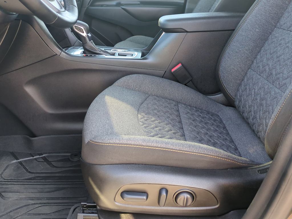 Thumbnail: 2023 Chevrolet Equinox - 29