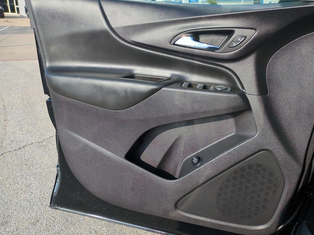 Thumbnail: 2023 Chevrolet Equinox - 31