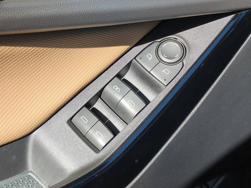 Thumbnail: 2025 Chevrolet Equinox - 26